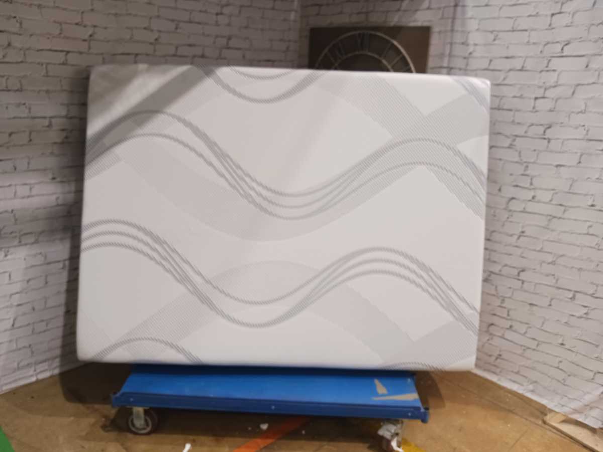 Tempur-Pedic ProSense Medium 12 Inch Mattress - Queen - Gallery Image 4